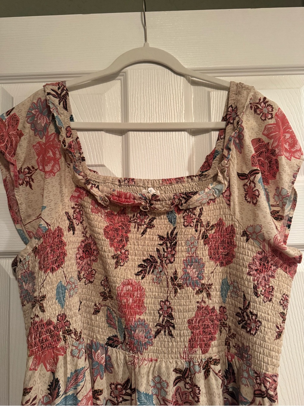 Maurices Sz 2X Beige Floral Off or On Smocked Dress with pockets - Picture 4 of 10